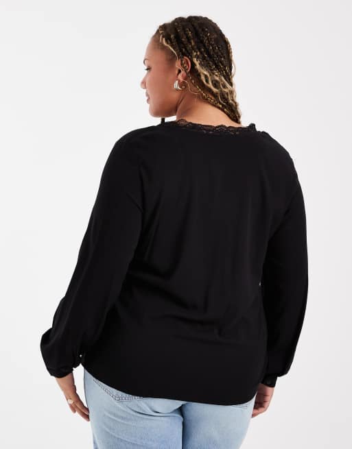 Vero Moda Curve - Blusa nera a maniche lunghe con scollo a V e dettagli in pizzo, 2 di 4