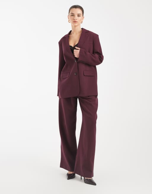 Vero Moda - Co-ord set van oversized blazer en broek met wijde pijpen en riem in bordeauxrood, 2 van 3