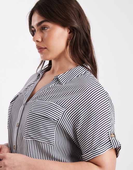 Vero Moda Curve button front short sleeve shirt with pocket detail in navy and white stripe, 3 of 4