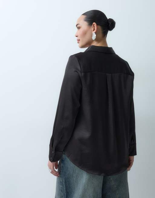 Vero Moda Curve camisa de manga larga de satén del conjunto en marrón chocolate, 5 de 5