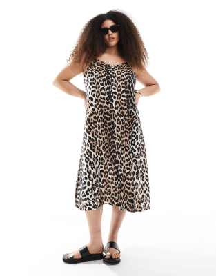Vero Moda Curve - Camisole-Midikleid aus Webstoff mit Leopardenmuster und V-Design vorne-Bunt