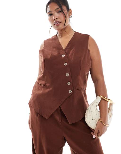 Vero Moda Curve - Chokoladebrun vest med asymmetrisk knaplukning foran i hørlook - Del af sæt