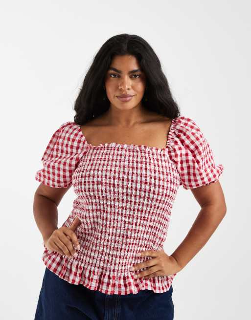 Vero Moda Curve - Crop top con corpino arricciato e maniche a sbuffo rosso a quadretti, 2 di 4
