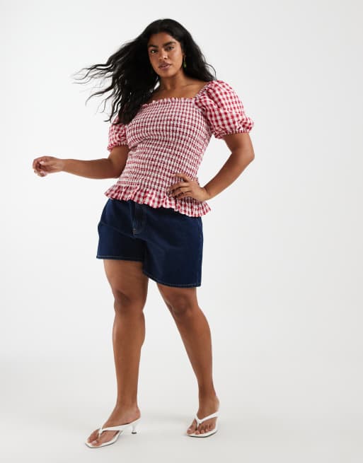 Vero Moda Curve - Crop top con corpino arricciato e maniche a sbuffo rosso a quadretti, 3 di 4