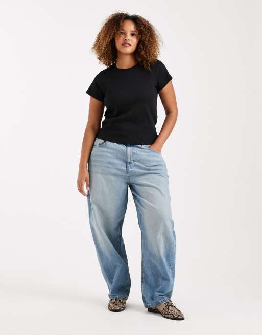 Vero Moda Curve – Czarny prążkowany T-shirt z okrągłym dekoltem, 3 z 4