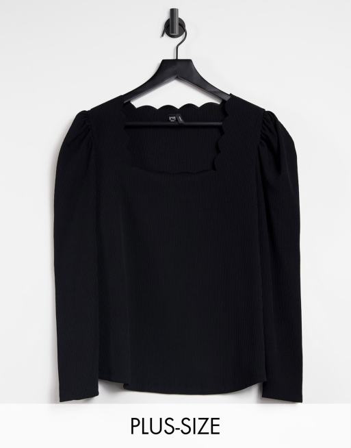 Vero Moda Curve – Czarny top z długim rękawem i muszelkowym wykończeniem przy dekolcie
