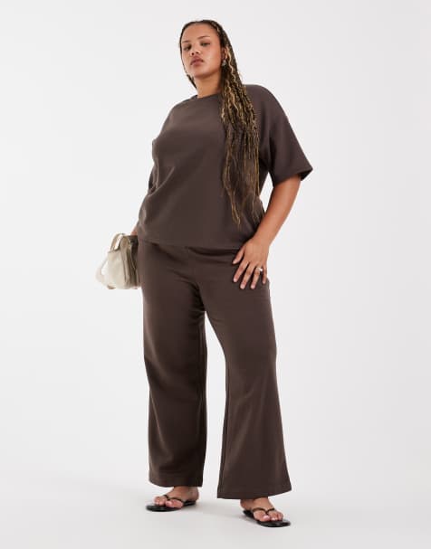 Vero Moda Curve – Czekoladowobrązowy zestaw dresowy oversize: T-shirt i wiązane w talii joggersy z szerokimi nogawkami - view 1