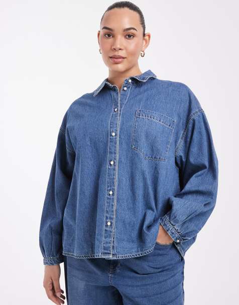 Vero Moda Curve denim skjorte med knapper i mellemblå denim - view 1