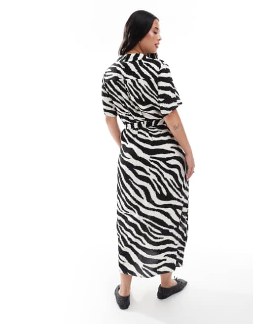 Vero Moda Curve Easy buttondown long shirt dress in zebra print, 4 of 4