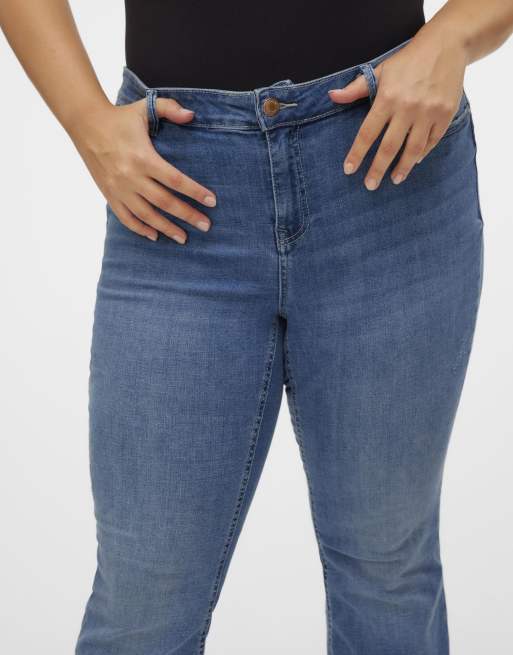 Vero Moda Curve - Flared jeans in medium blauw, 5 van 5