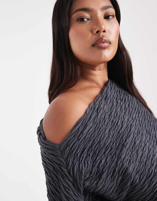 Vero Moda Curve – Fließendes, schulterfreies Oberteil aus strukturiertem Jersey in Asphaltgrau, Kombiteil, 3 von 4