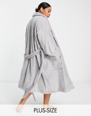 Vero Moda Curve fluffy robe in grey