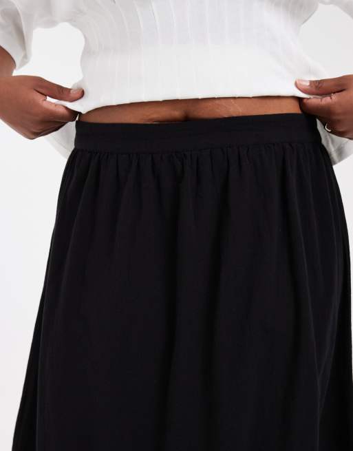 Vero Moda Curve full tiered maxi skirt with contrast scallop trim in black, 5 of 5