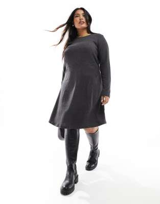 Vero Moda Curve - Gestricktes, kurzes Skater-Kleid in Schwarz