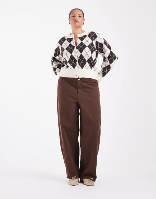 Vero Moda Curve gilet en maille court à imprimé argyle chocolat, 2 de 4