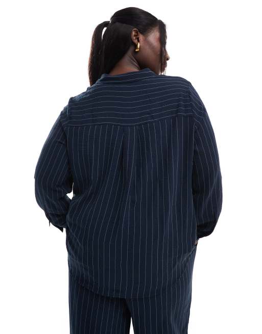 Vero Moda Curve – Granatowa koszula oversize w prążki, część zestawu, 3 z 4