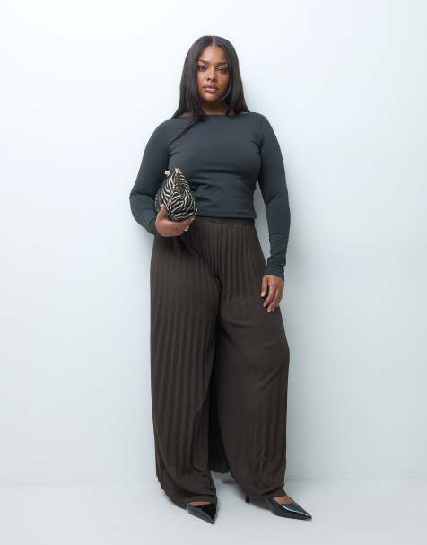 Vero Moda Curve High-Waist-Hose mit weitem Bein und Plissee in Schokobraun - view 1
