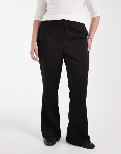 Vero Moda Curve high waist pull on flared trousers in black, 2 of 5