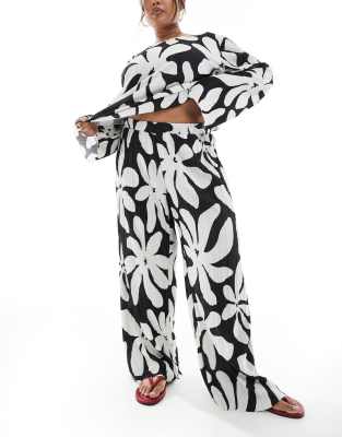 Vero Moda Curve High Waist Wide Leg Plisse Pants In Black