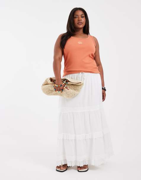 Vero Moda Curve - Hvid niveauinddelt maxinederdel i boho-stil med plisseringer og blondedetaljer - view 1