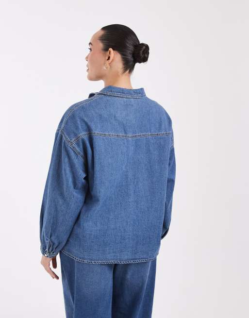 Vero Moda Curve jeansskjorta med knappar i mellanblå denim, 4 av 4