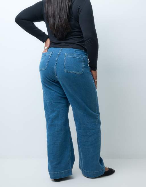 Vero Moda Curve Kayla high rise wide leg jeans with pocket detail in medium blue denim, 3 of 5