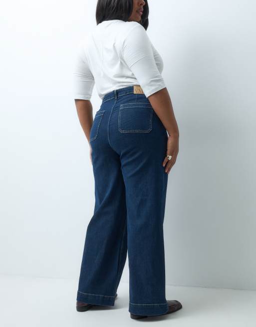 Vero Moda Curve Kayla vaqueros de pernera ancha con detalle de bolsillo en denim azul oscuro, 3 de 5