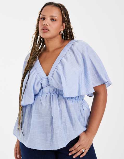 Vero Moda Curve – Kurzärmliges Oberteil in Hellblau mit V-Ausschnitt - view 1