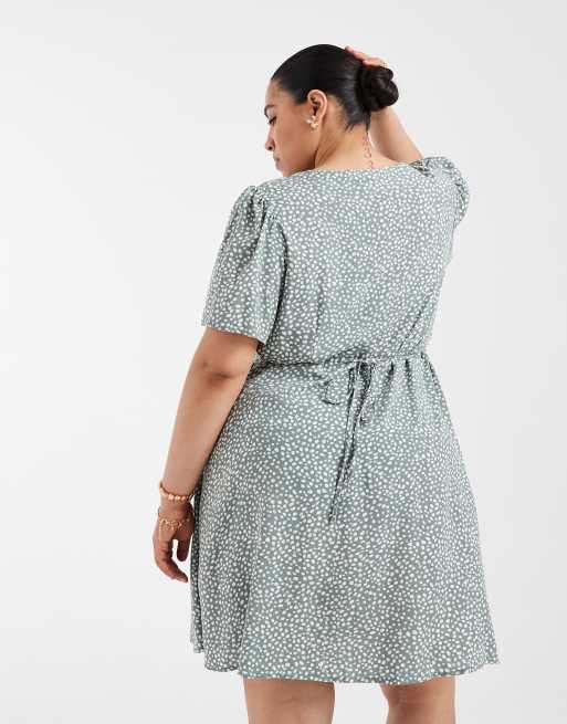 Vero Moda Curve – Kurzes, durchgeknöpftes Skater-Kleid in Salbeigrün mit Punkten, 4 von 4