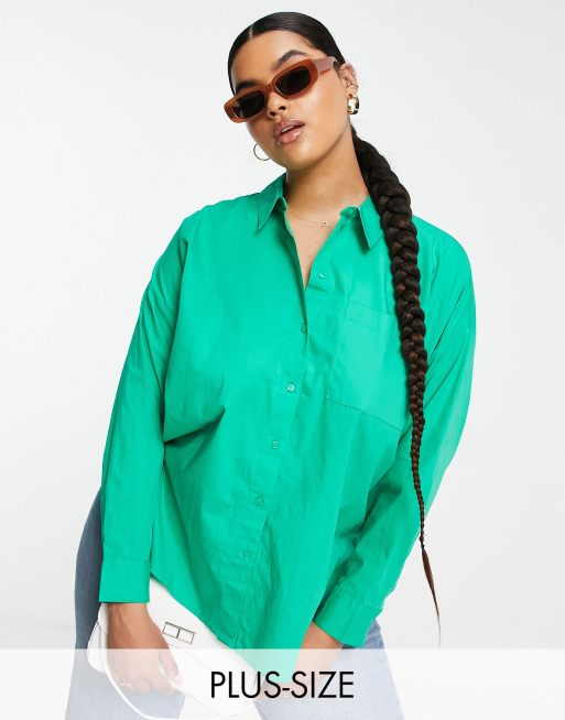 Vero Moda Curve – Langärmliges Boyfriend-Hemd in Grün