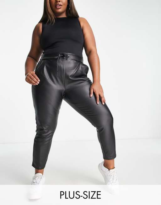 Plus Size Grey Skinny Leather Look Trousers With Pockets