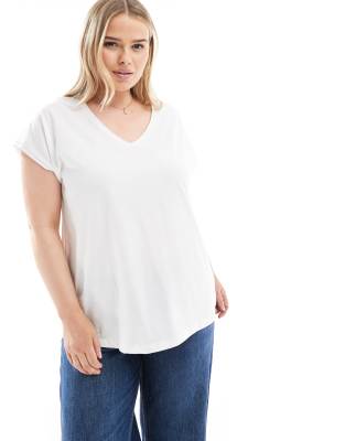 Vero Moda Curve - Locker geschnittenes Oversize-T-Shirt in Weiß mit V-Ausschnitt