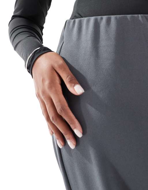 Vero Moda Curve – Lockere Schlupfhose in Grau mit Nadelstreifen, 3 von 5