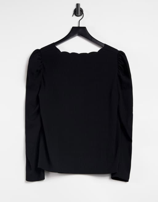 Vero Moda Curve long sleeve top with scallop hem neckline in black, 2 of 4