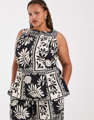 Vero Moda Curve Longline Vest In White