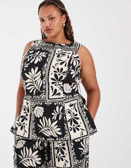 Vero Moda Curve longline waistcoat and wide leg pants set in black abstract shell print, 3 of 3