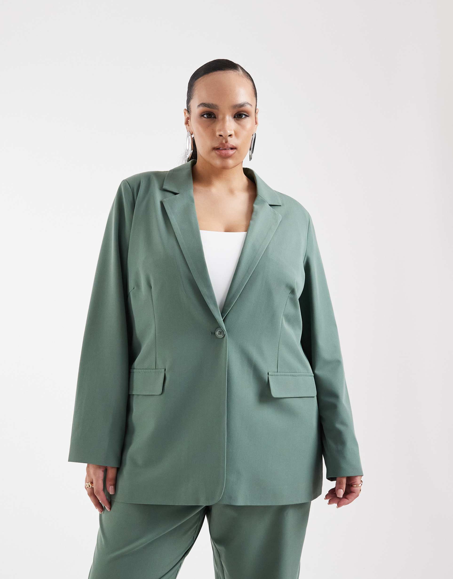 vero moda curve loose fit tailored blazer in green - part of a set