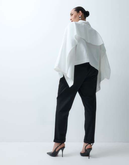 Vero Moda Curve loose fit woven trousers in black, 2 of 5