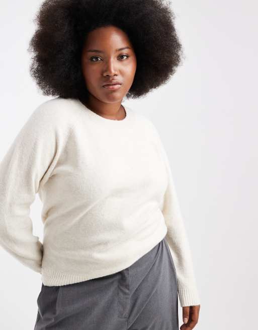 Vero Moda Curve - Maglione morbido con scollo rotondo color crema