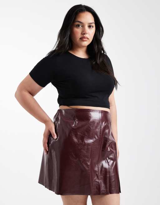 Vero Moda Curve - Minigonna in vinile color bordeaux