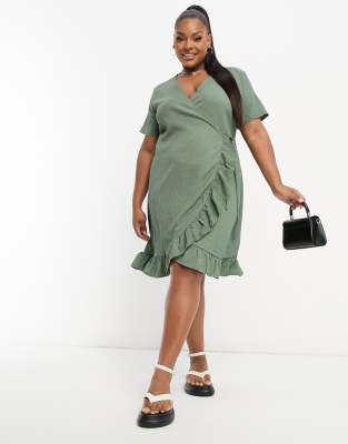 Vero Moda Curve – Minikleid mit Rüschen und Wickelfront in Khaki