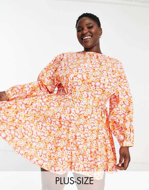 Vero Moda Curve – Minikleid mit Schlüssellochausschnitt und Retro-Blumenmuster