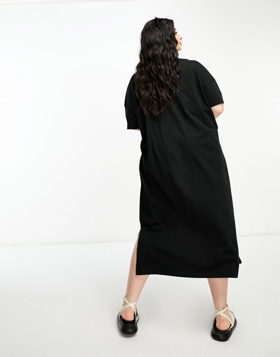 https://images.asos-media.com/products/vero-moda-curve-oversized-t-shirt-maxi-dress-in-black/204532226-2?$n_550w$&wid=550&fit=constrain