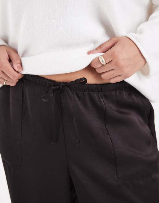Vero Moda Curve pantalon ample en satin à taille haute, ensemble 2 pièces marron chocolat, 4 de 5