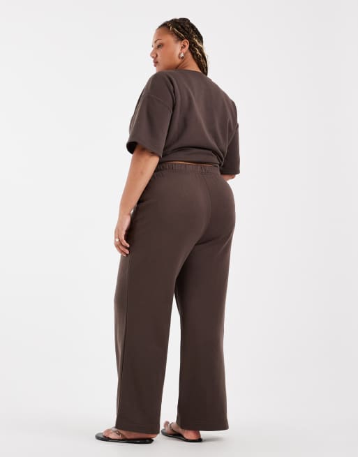 Vero Moda Curve - Pantalon de jogging ample d'ensemble noué à la taille - Marron chocolat, 2 de 5