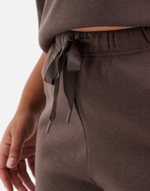 Vero Moda Curve - Pantalon de jogging ample d'ensemble noué à la taille - Marron chocolat, 5 de 5
