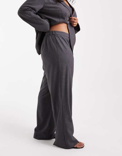 Vero Moda Curve - pantalón recto de vestir con raya planchada, parte de un conjunto, en gris oscuro jaspeado, 2 de 5