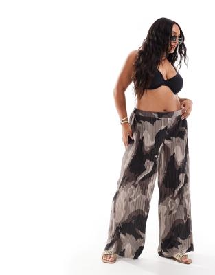 plisse wide leg pants in brown abstract print