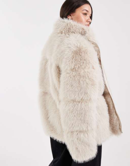 Vero Moda Curve plush faux-fur short coat in cream | ASOS
