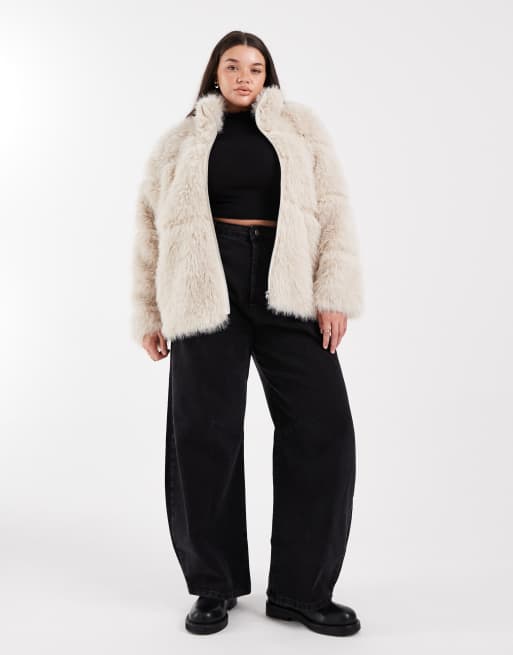 Vero Moda Curve plush fur short coat in cream, 2 of 4